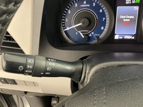 Used 2020 Toyota Sienna XLE Premium image 30
