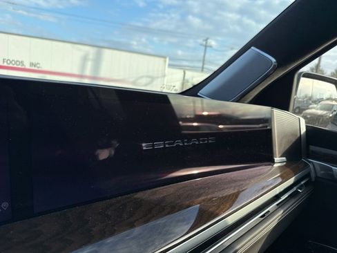 Used 2025 Cadillac Escalade Sport Platinum w/ LPO, Floor Liner Package image 65
