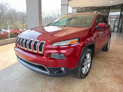 Used 2017 Jeep Cherokee Limited AWD/4WD image 3
