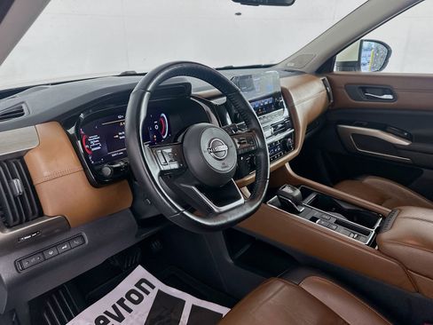 Used 2023 Nissan Pathfinder Platinum FWD image 9
