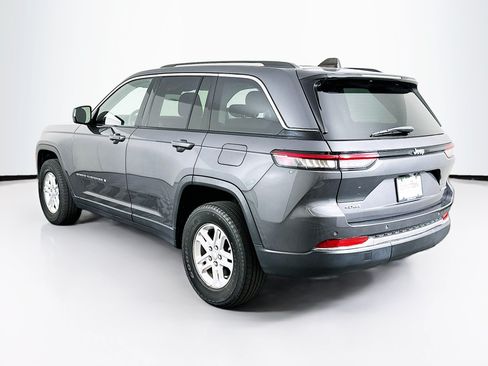 Used 2023 Jeep Grand Cherokee Laredo AWD/4WD image 5