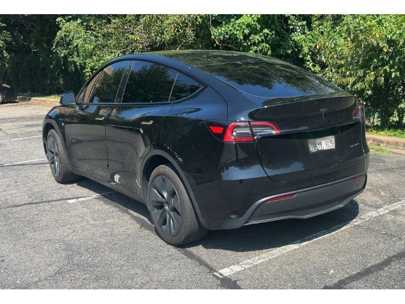 Used 2025 Tesla Model Y Long Range AWD/4WD image 4
