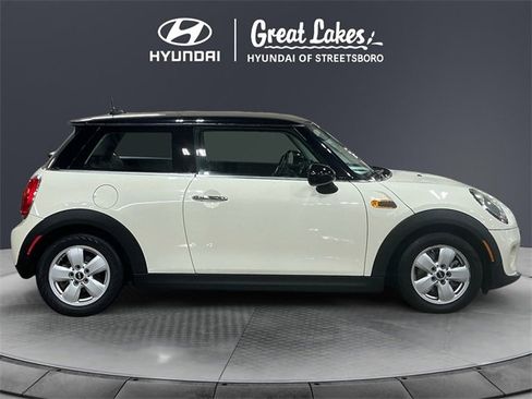 Used 2017 MINI Cooper 2-Door Hardtop image 6