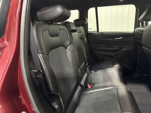 Used 2025 Jeep Grand Cherokee Altitude AWD/4WD image 28