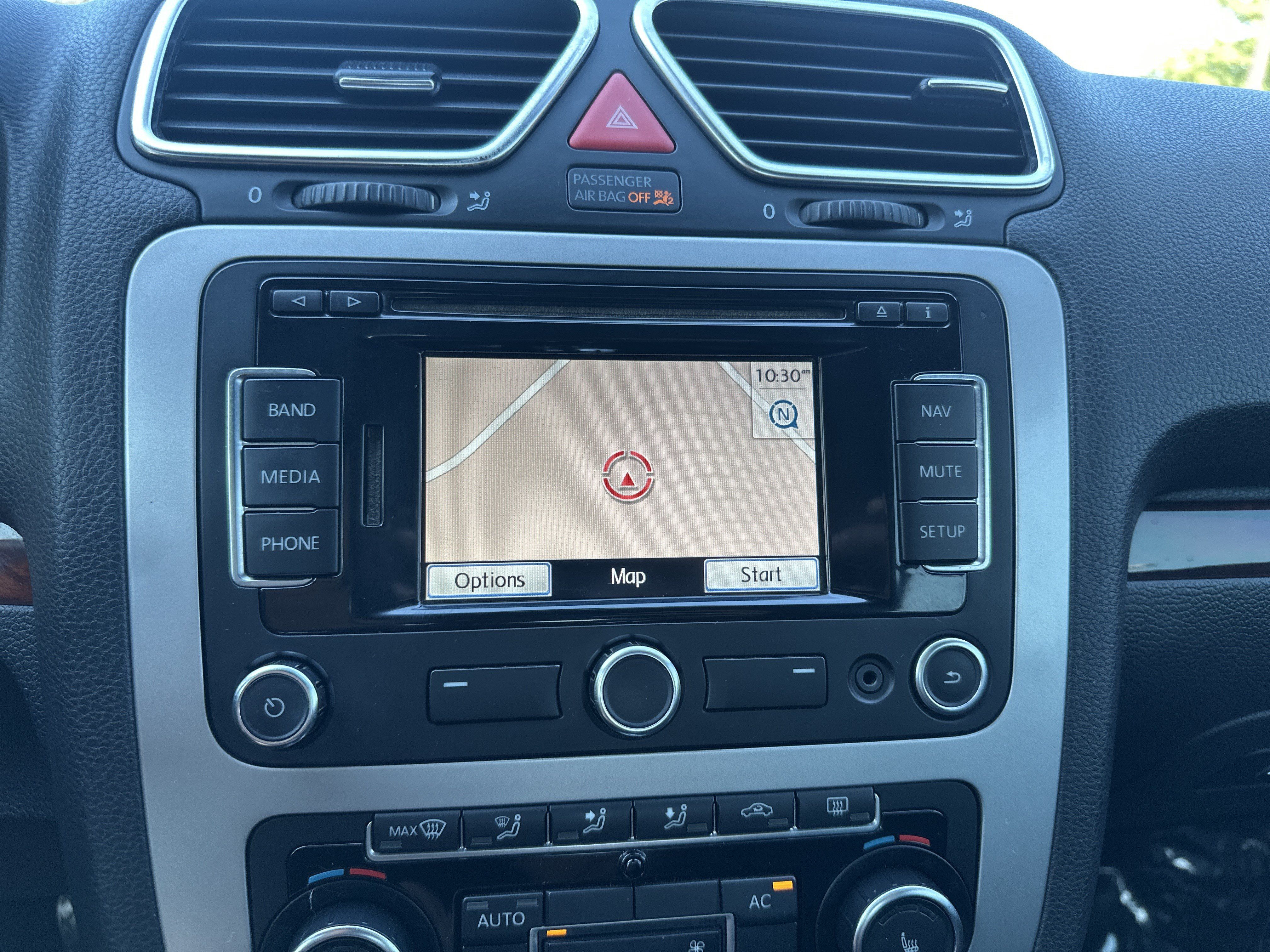 Used 2012 Volkswagen Eos Lux FWD image 24
