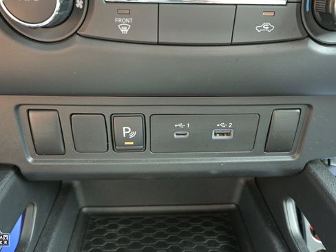 Used 2022 Nissan Frontier S w/ Technology Package AWD/4WD image 4