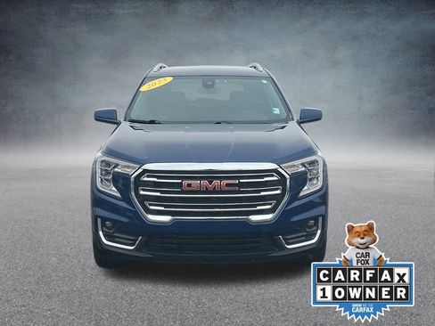 Used 2023 GMC Terrain SLT image 2