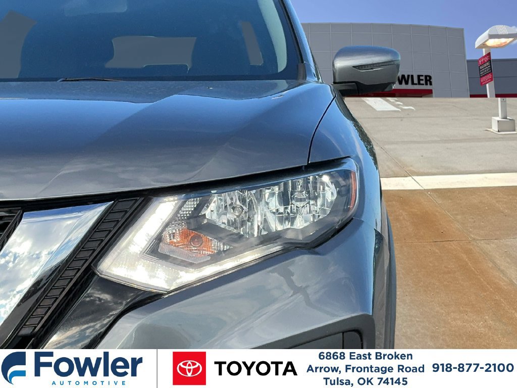 Used 2018 Nissan Rogue SV w/ Premium Package AWD/4WD image 30