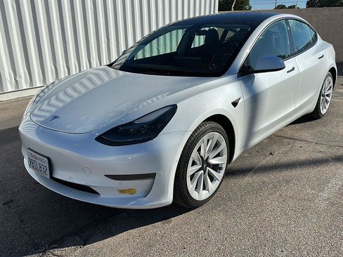 Used 2022 Tesla Model 3 RWD image 2