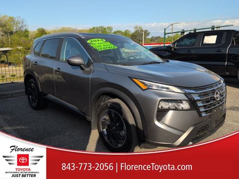 Used 2024 Nissan Rogue SV w/ SV Premium Package image 1