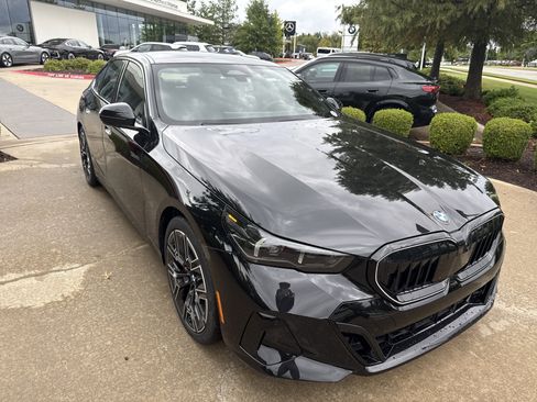 New 2026 BMW 530i xDrive w/ Executive Package image 6