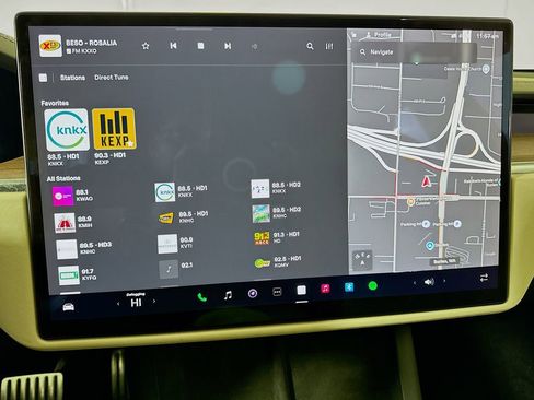 Used 2022 Tesla Model S image 16