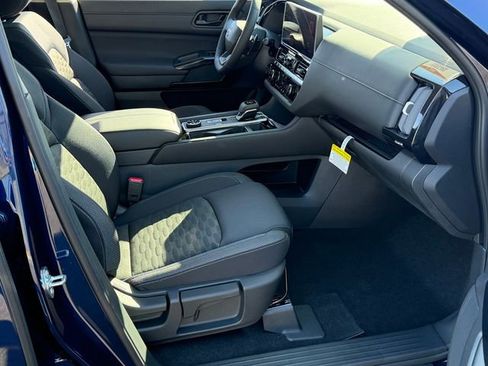 New 2026 Nissan Pathfinder SV image 25