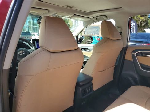 Used 2025 Toyota RAV4 XLE w/ Convenience Package image 11