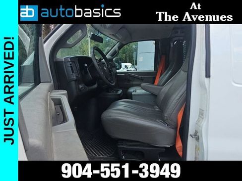 Used 2016 Chevrolet Express 2500 RWD image 10