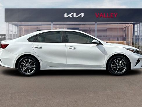 Certified 2023 Kia Forte LXS image 3