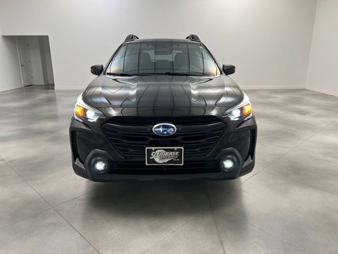 Used 2025 Subaru Outback Onyx Edition AWD/4WD image 2