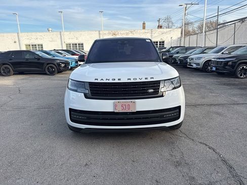 Used 2022 Land Rover Range Rover SE image 2