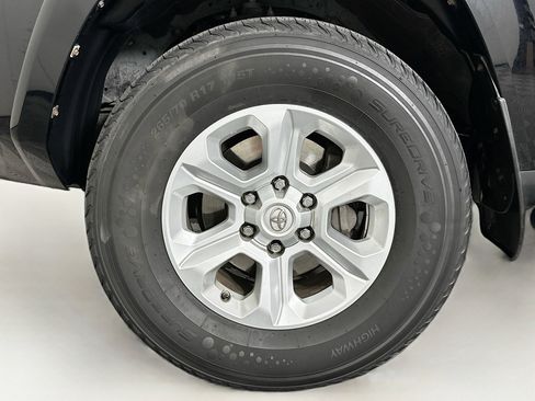 Used 2018 Toyota 4Runner SR5 Premium image 11