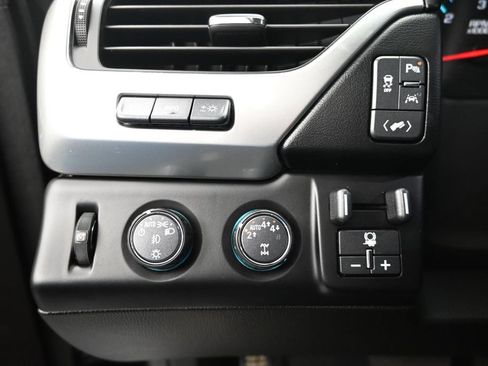 Used 2019 Chevrolet Tahoe Premier AWD/4WD image 18