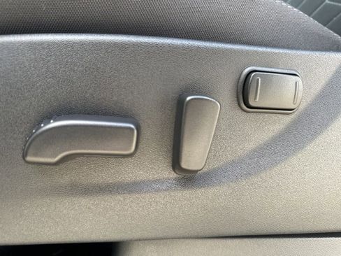 New 2025 Nissan Frontier SV image 12