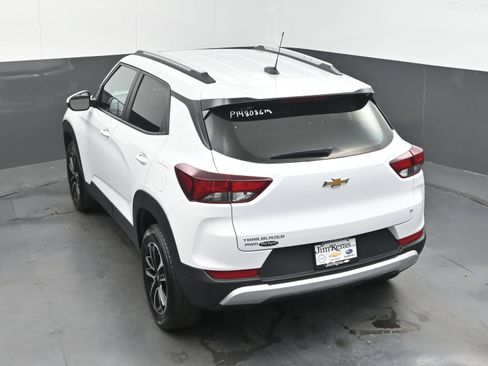 Used 2025 Chevrolet TrailBlazer LT AWD/4WD image 37