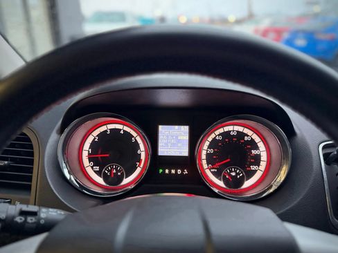Used 2019 Dodge Grand Caravan SE w/ UConnect Hands-Free Group FWD image 10
