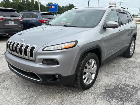 Used 2015 Jeep Cherokee Limited AWD/4WD image 6