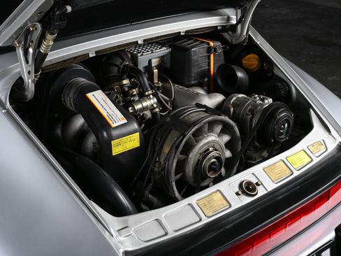 Used 1988 Porsche 911 Carrera RWD image 23