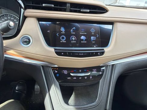 Used 2019 Cadillac XT5 Platinum AWD/4WD image 18