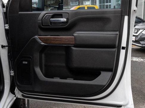 Used 2023 Chevrolet Silverado 2500 High Country image 13