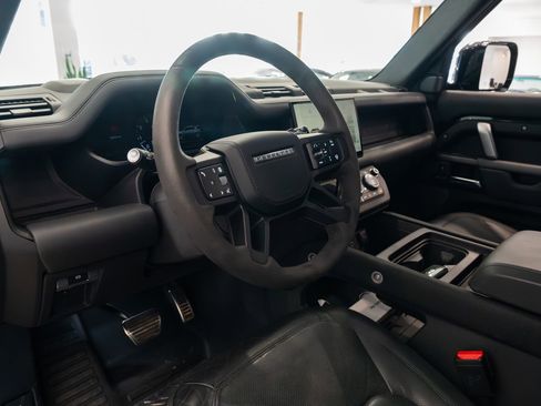 Used 2024 Land Rover Defender 110 V8 AWD/4WD image 11
