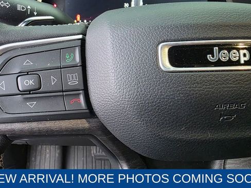 Used 2024 Jeep Grand Cherokee Limited w/ Black Appearance Package image 16