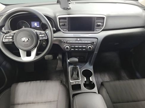 Used 2022 Kia Sportage LX FWD image 2