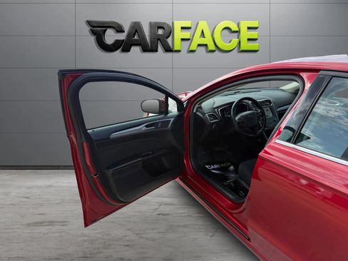 Used 2020 Ford Fusion SE FWD image 15