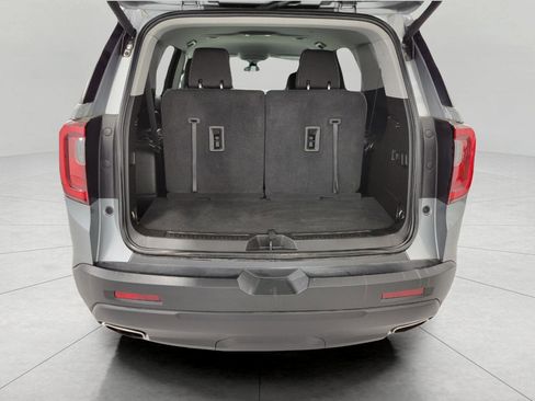 Used 2023 GMC Acadia SLE w/ Driver Convenience Package image 16