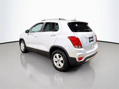 Used 2018 Chevrolet Trax LT w/ LT Convenience Package image 6