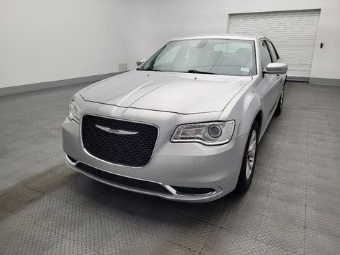 Used 2020 Chrysler 300 Touring image 15