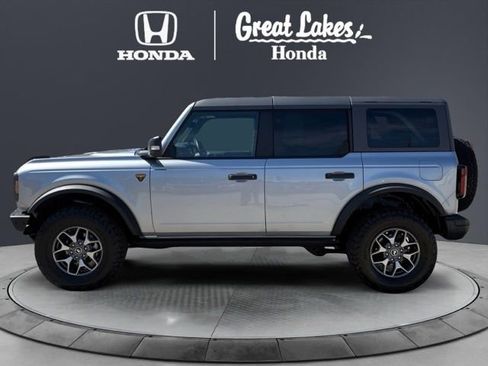 Used 2024 Ford Bronco Badlands AWD/4WD image 3