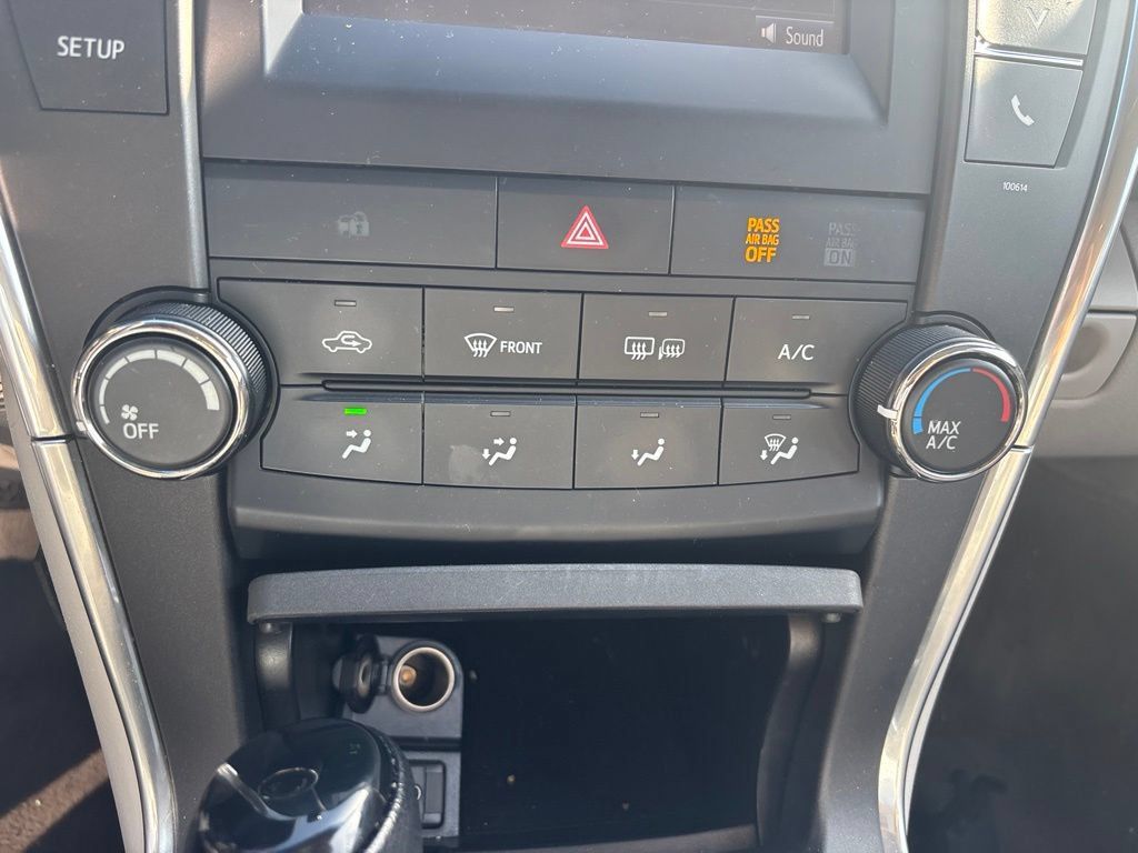 Used 2017 Toyota Camry LE FWD image 22