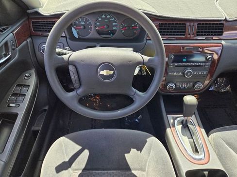 Used 2009 Chevrolet Impala LS FWD image 15