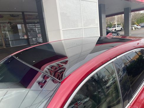 Used 2021 Toyota Venza Limited image 59