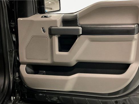 Used 2018 Ford F150 XLT w/ Equipment Group 302A Luxury AWD/4WD image 26
