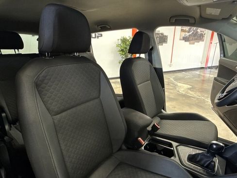 Used 2020 Volkswagen Tiguan S image 29