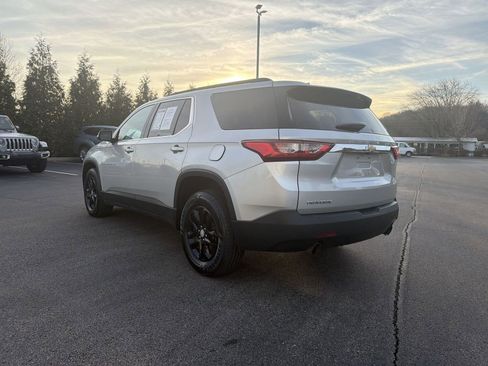 Used 2021 Chevrolet Traverse LT image 6