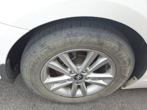 Used 2015 Hyundai Sonata SE FWD image 3