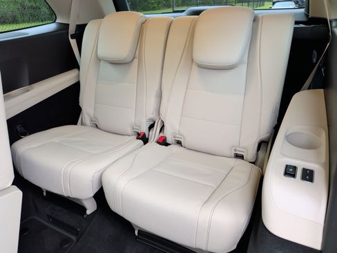 Used 2026 Mercedes-Benz GLS 450 4MATIC image 40