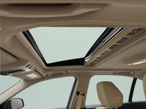 Used 2017 BMW 320i xDrive Sedan image 14