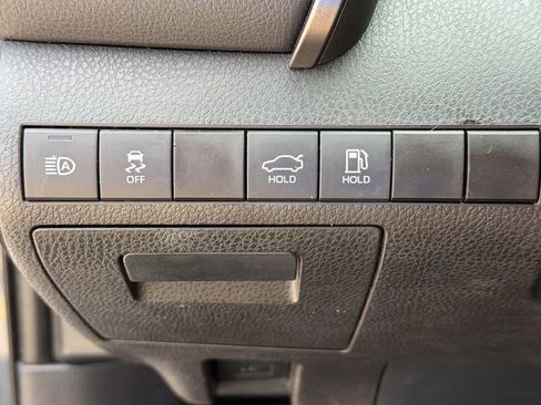 Used 2021 Toyota Camry SE w/ Convenience Package FWD image 8