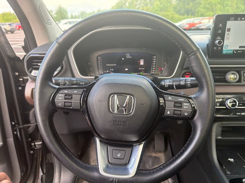 Used 2023 Honda Pilot Elite image 13
